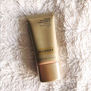 Algenist Tint & Radiance Tinted Moisturizer